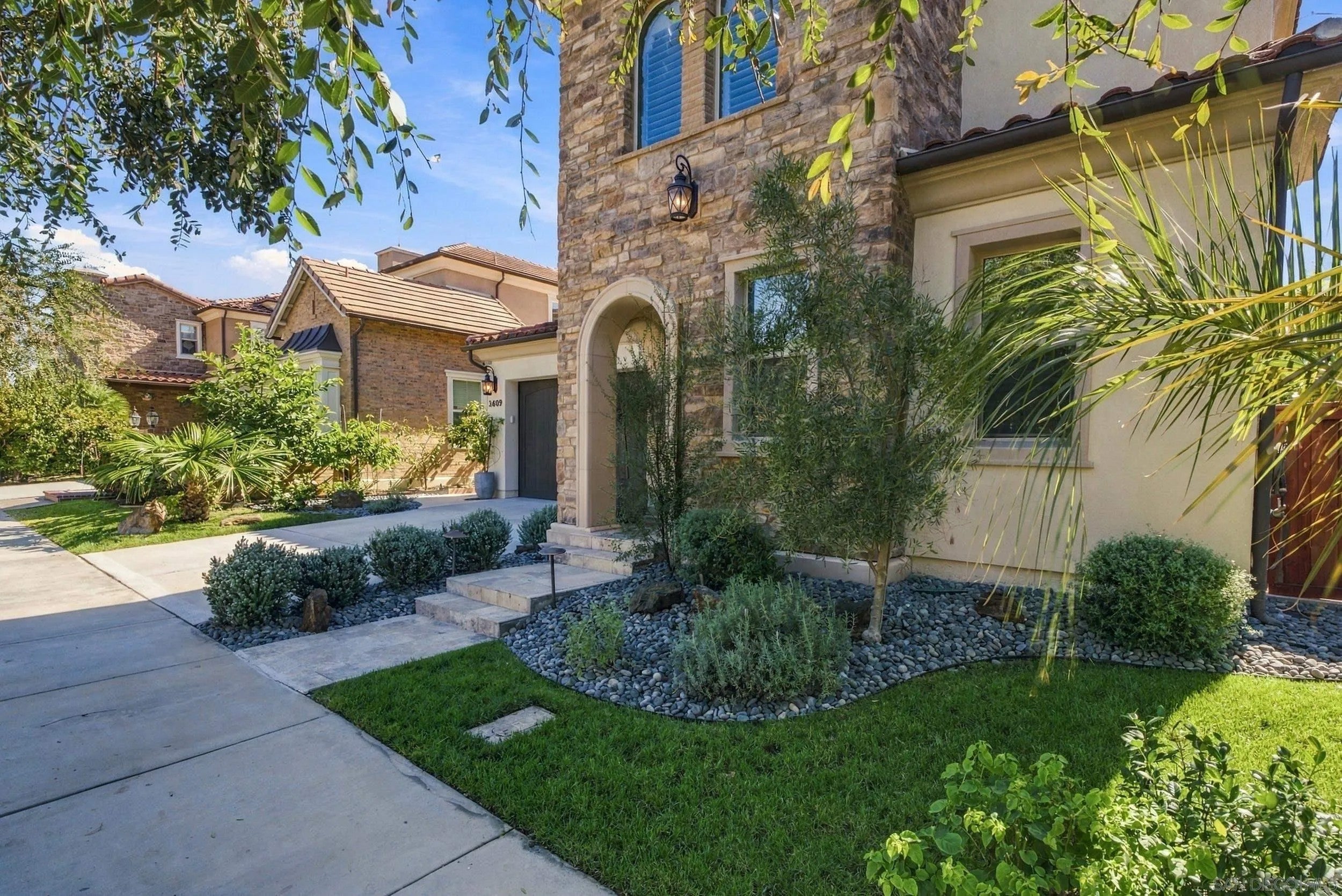 3609 Four Peaks St