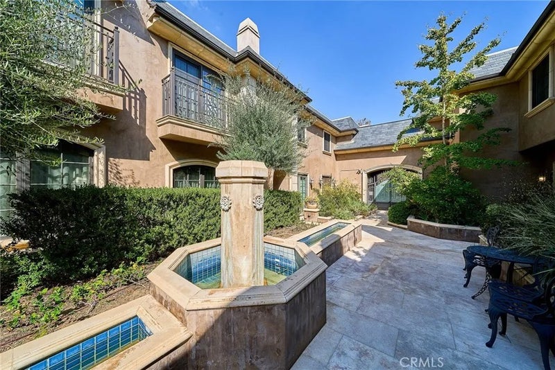 633 S Lake 4