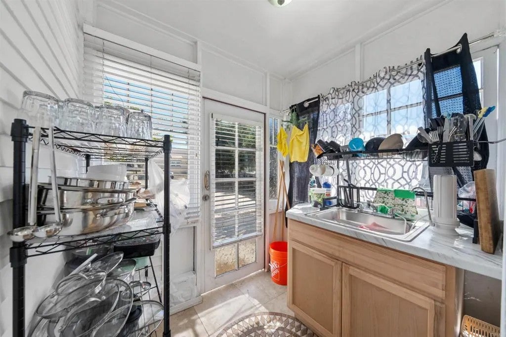 207 Cottonwood Road
