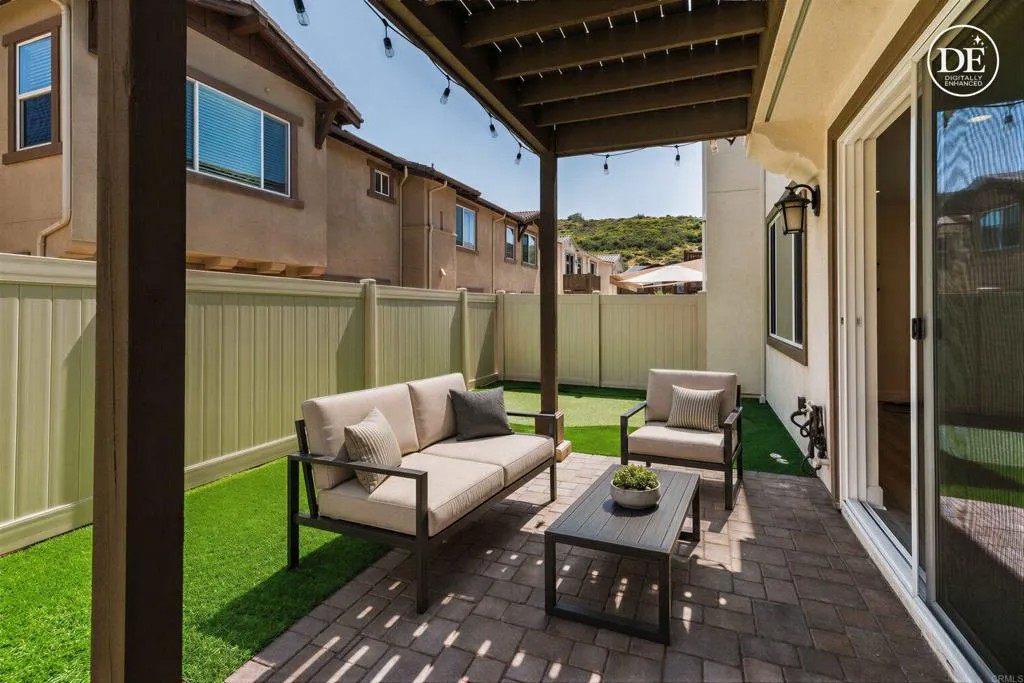 3240 Crecida Way