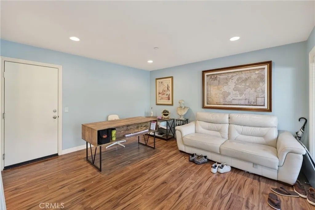 Photo of 374 Aviator Ln, Tustin, CA 92782 (MLS # PW25273253)