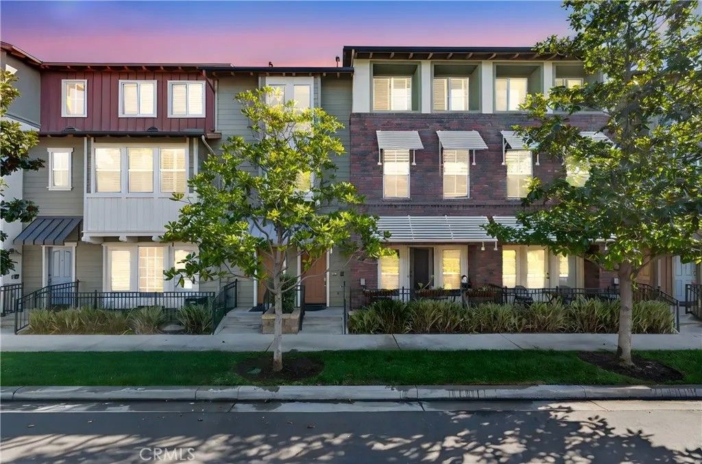 Photo of 374 Aviator Ln, Tustin, CA 92782 (MLS # PW25273253)