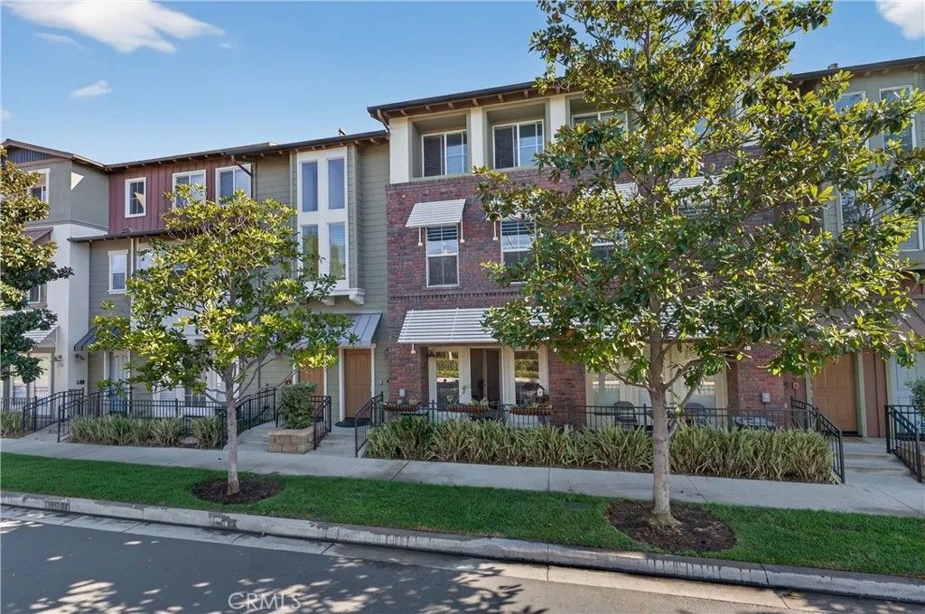 Photo of 374 Aviator Ln, Tustin, CA 92782 (MLS # PW25273253)