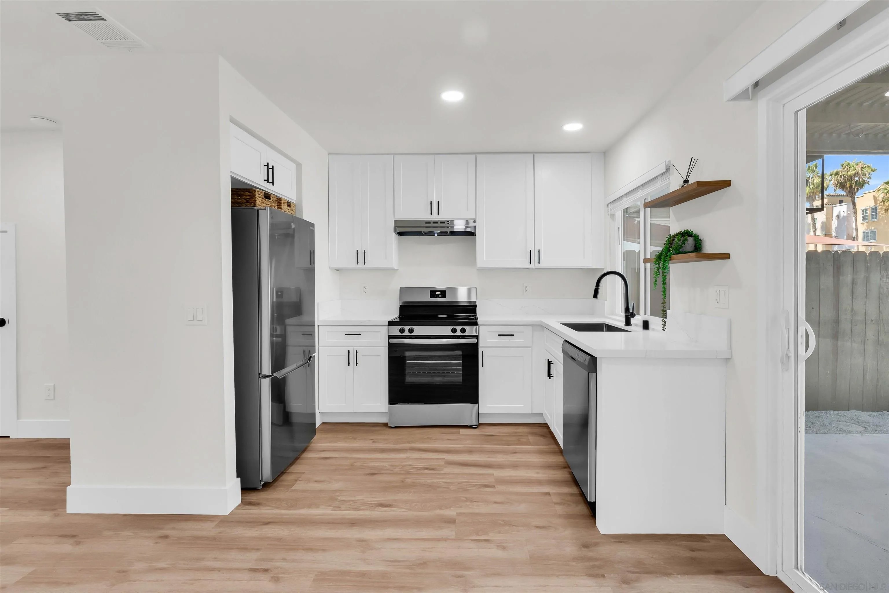 514 Debra Pl