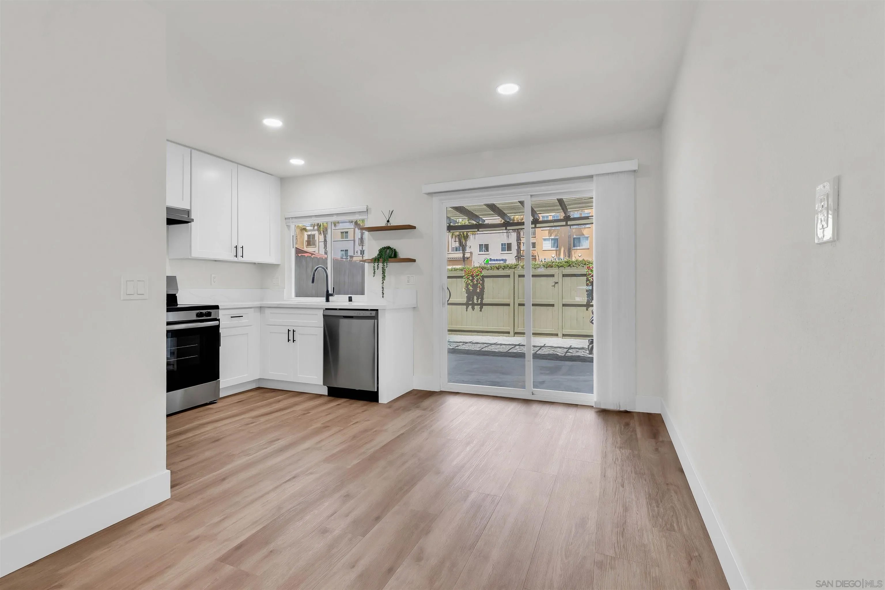514 Debra Pl