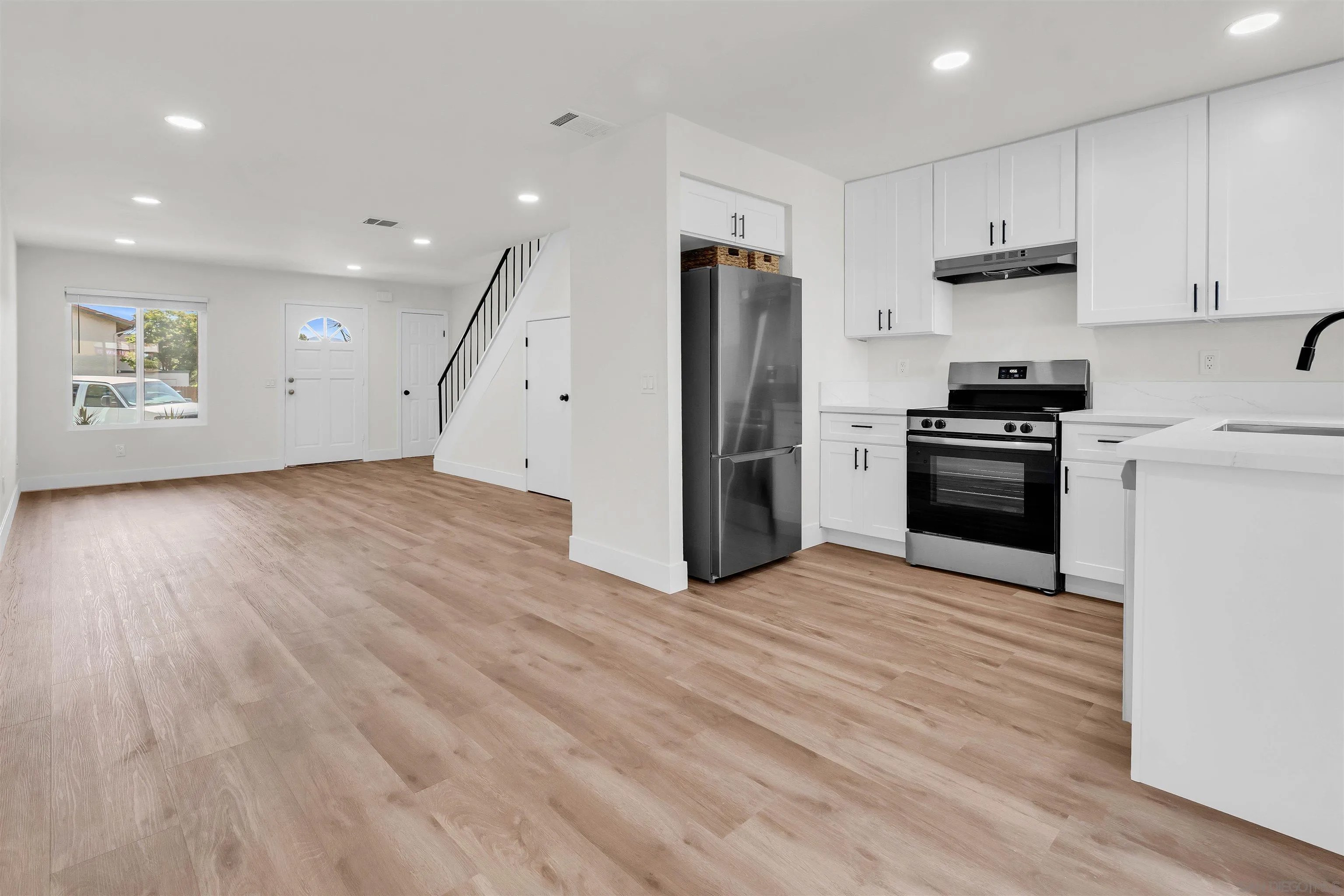 514 Debra Pl