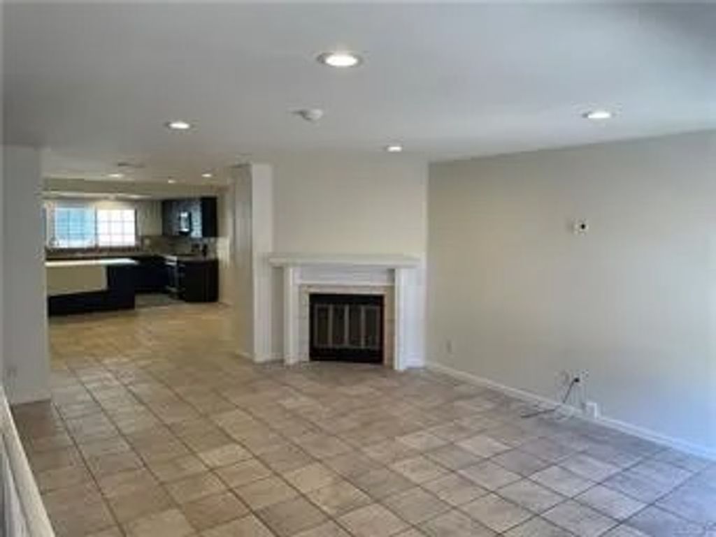 Photo of 240 S Broadway Ave #9, Redondo Beach, CA 90277 (MLS # SB25262996)