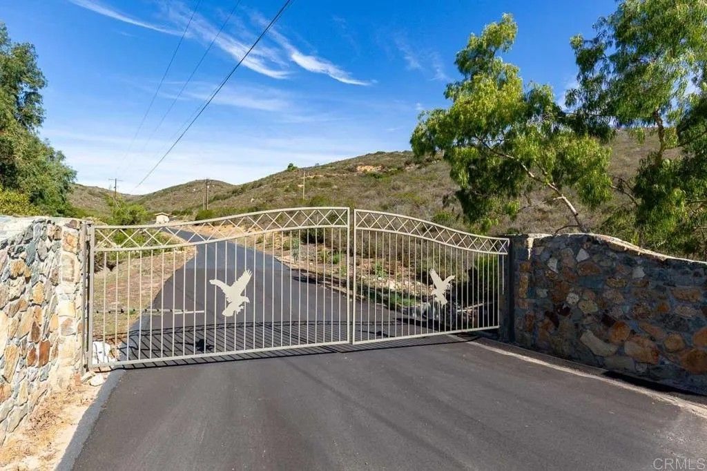 Photo of 20545 Aguilera Ln, Escondido, CA 92029 (MLS # NDP2504720)