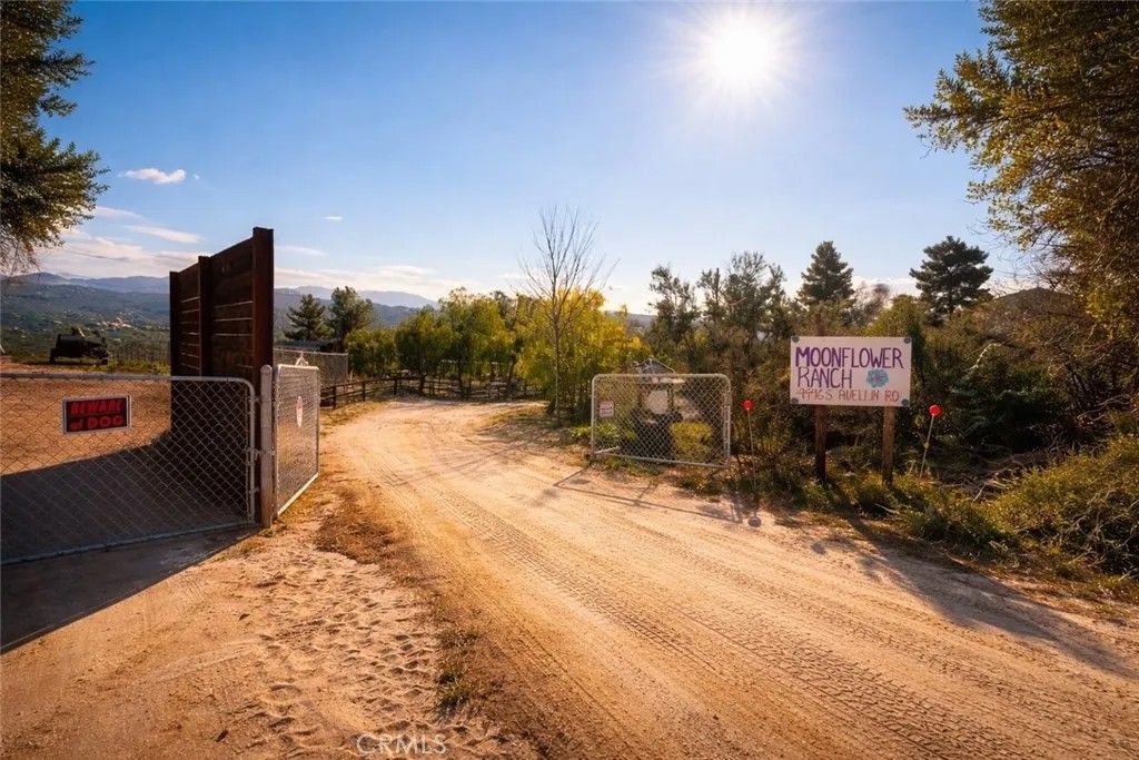 Photo of 44465 Ruellin Rd, Hemet, CA 92544 (MLS # SW26032035)