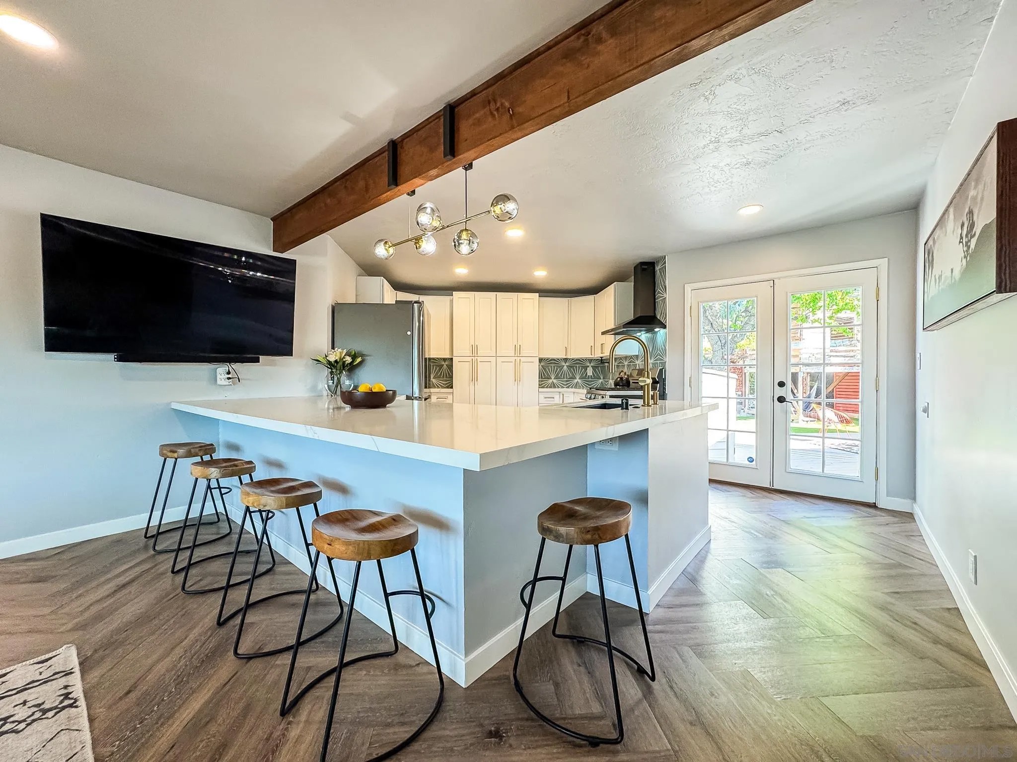 5011 E E Mountain View Dr