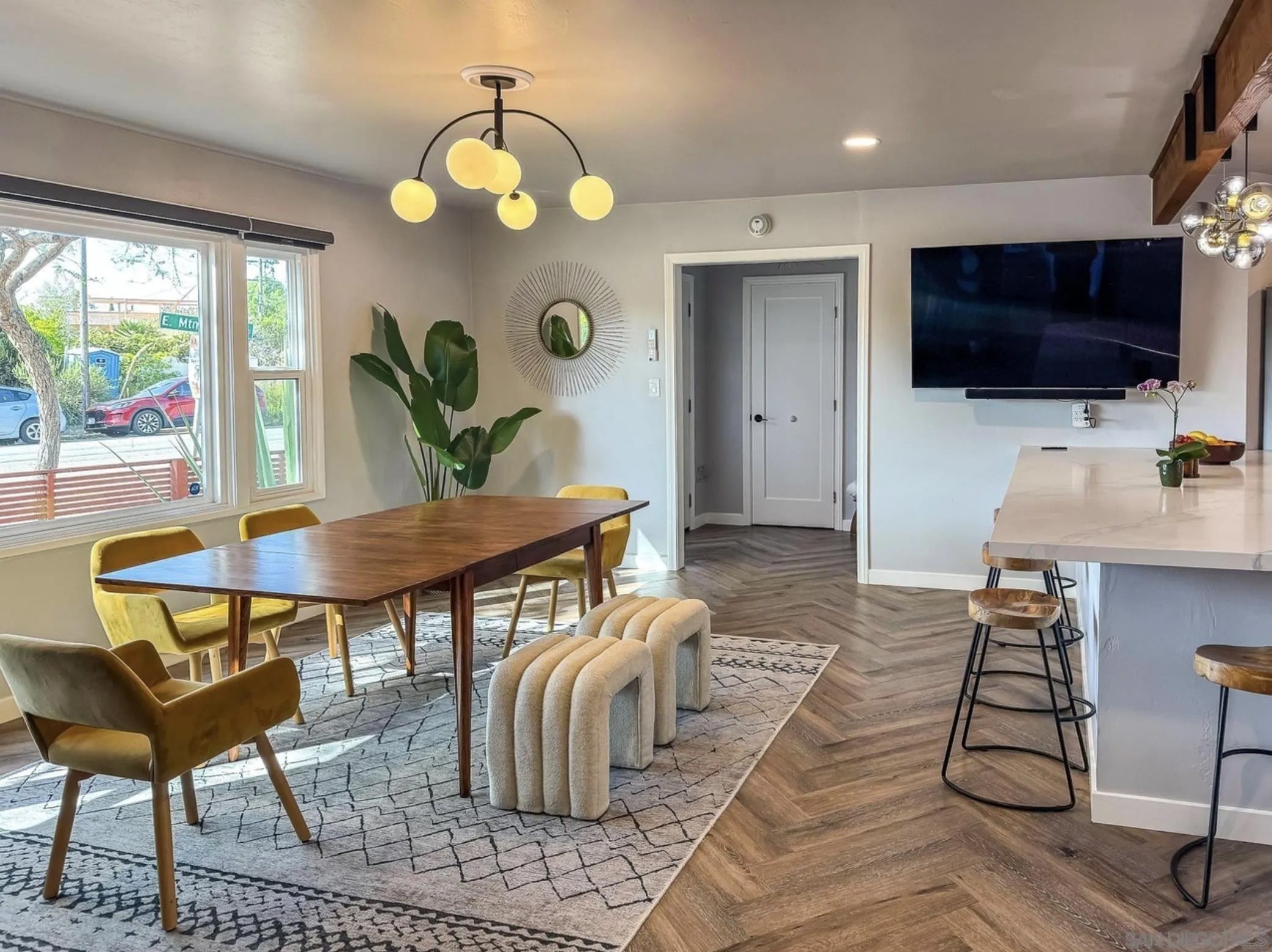 5011 E E Mountain View Dr