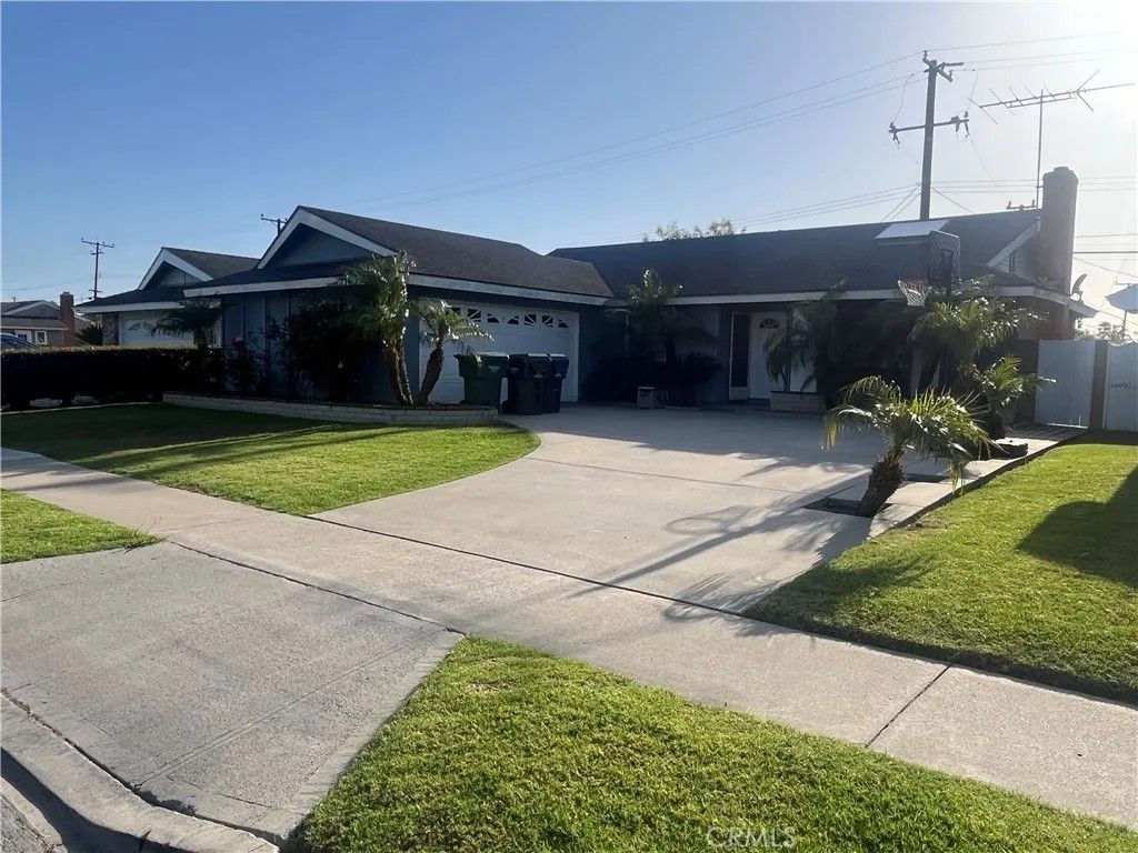 Photo of 17671 Wrightwood Lane, Huntington Beach, CA 92649 (MLS # OC26078590)