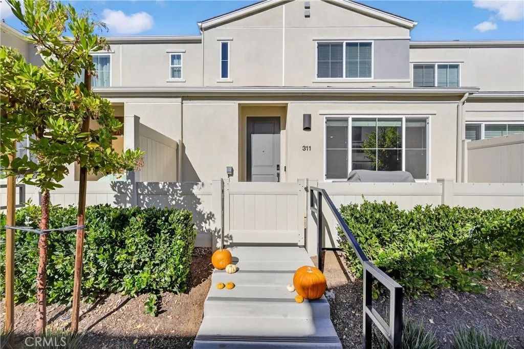 Photo of 311 Seedling Way, Fallbrook, CA 92028 (MLS # SW25255676)