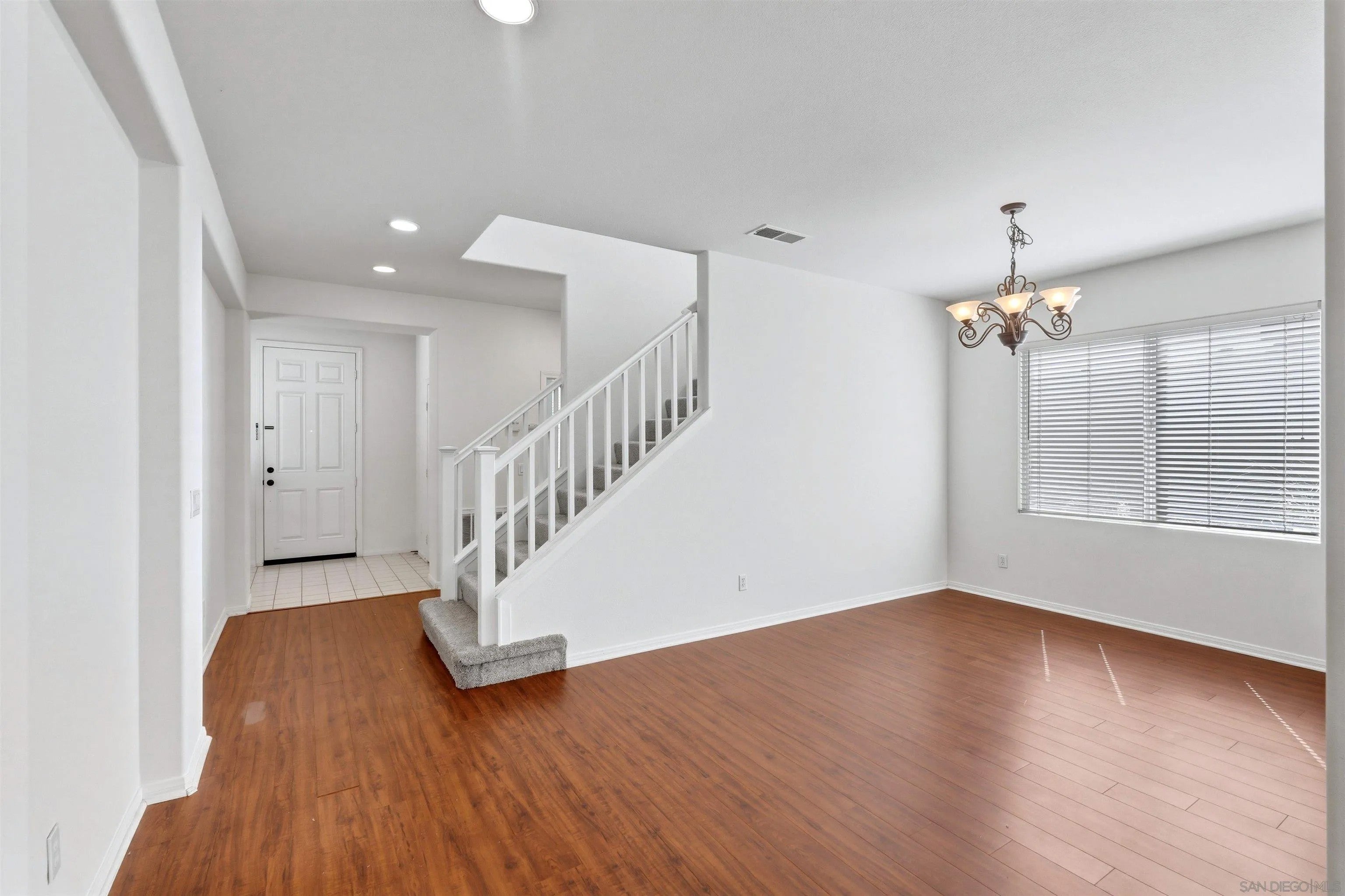 4674 Meadow Dr