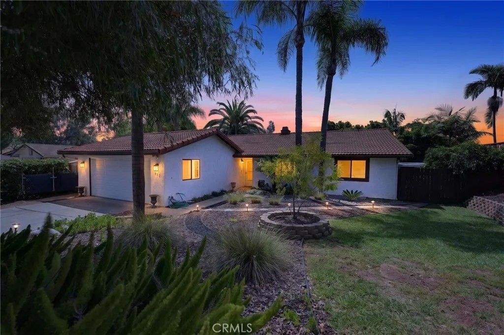 Photo of 955 La Rue Avenue, Fallbrook, CA 92028 (MLS # SW26085131)