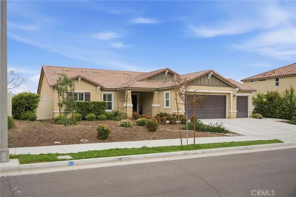 Photo of 695 Qeweewish Avenue, San Jacinto, CA 92582 (MLS # IV26054428)