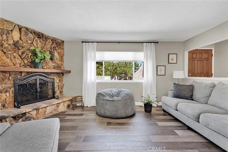 14941 Walnut Street