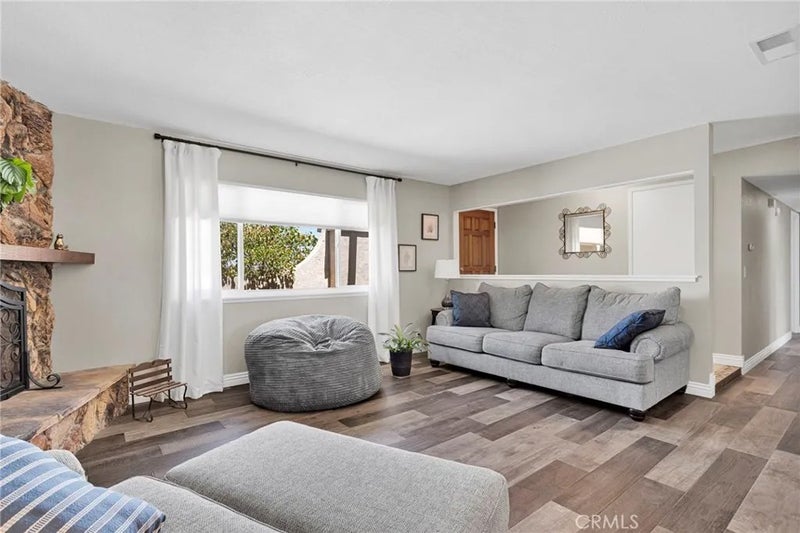 14941 Walnut Street