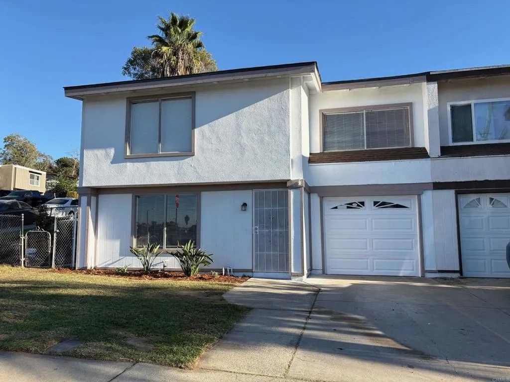 Photo of 921 Lemon Avenue, Vista, CA 92084 (MLS # NDP2600634)
