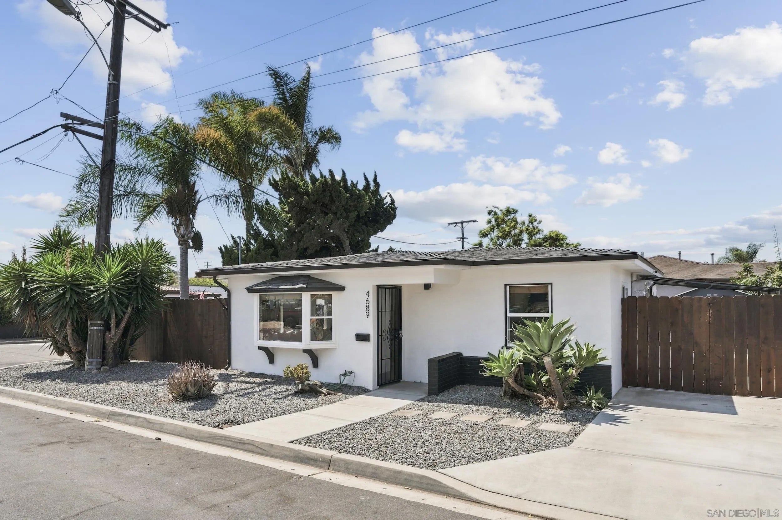 4689 Tonopah Ave