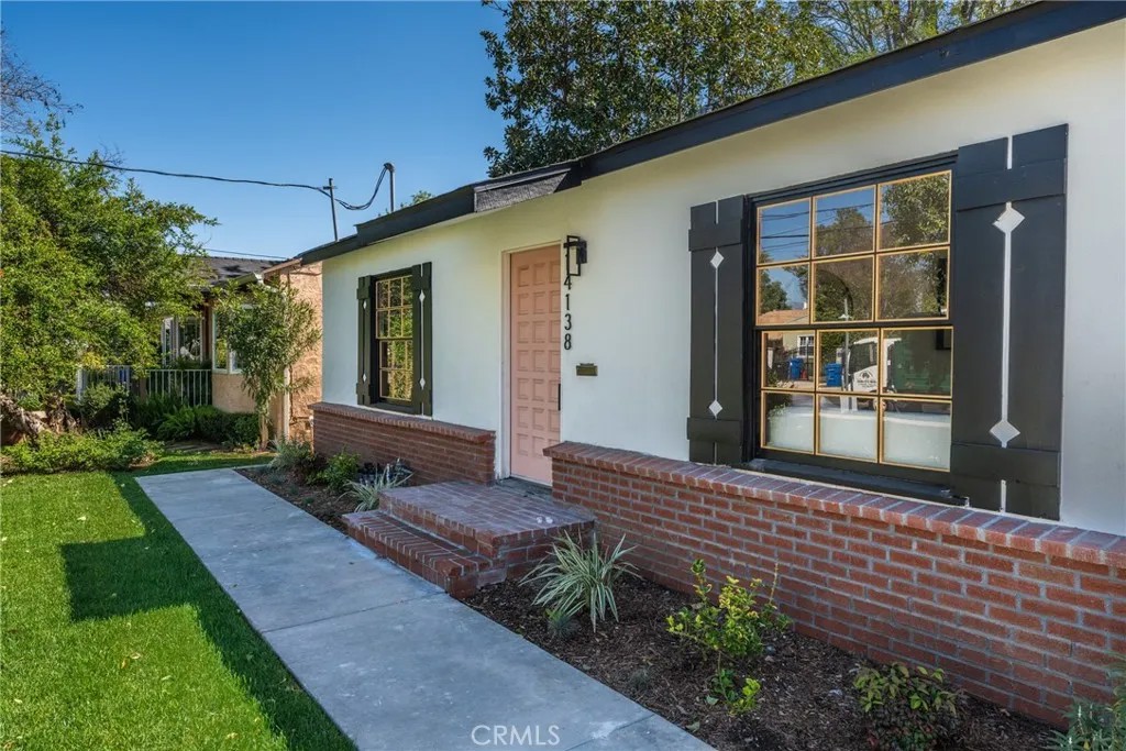 14138 Archwood