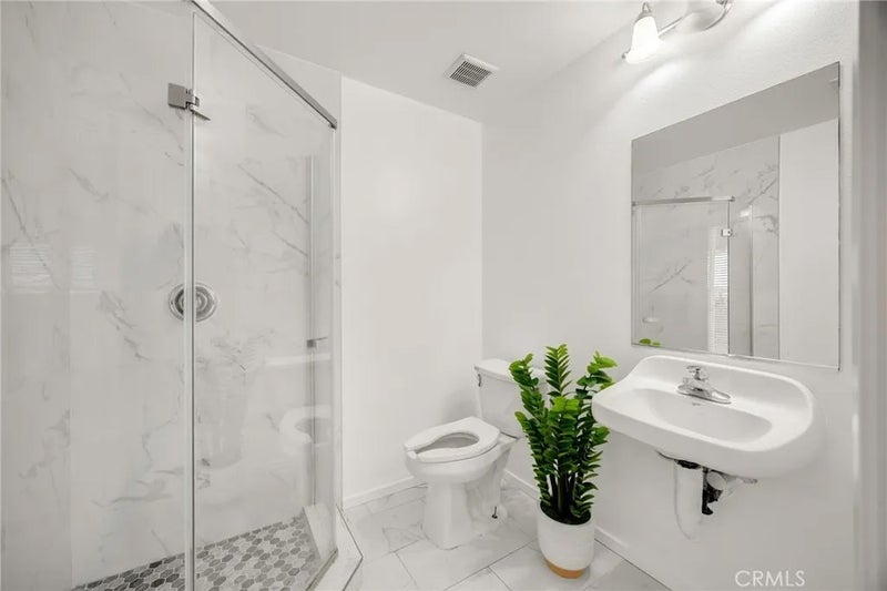 110 E Santa Fe Court