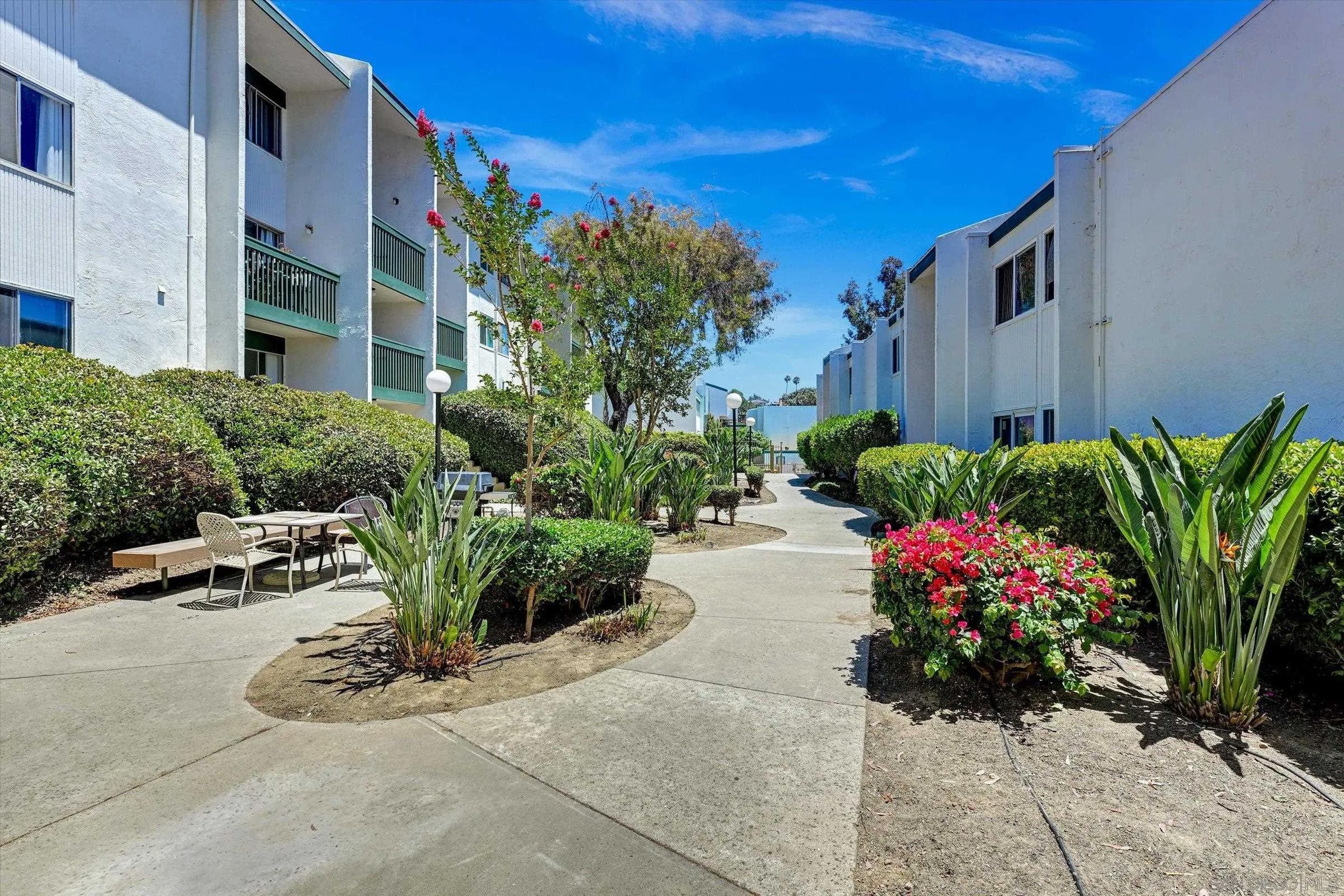4060 Huerfano Ave 325