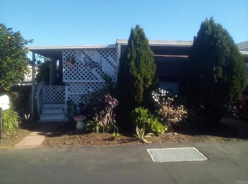 Photo of 211 N Citrus Ave #124, Escondido, CA 92027 (MLS # NDP2600330)