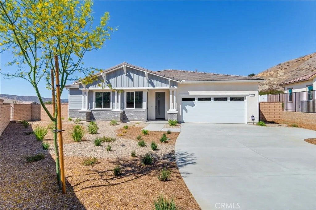 Photo of 6533 Canyon Oaks Drive, Simi Valley, CA 93063 (MLS # SR26009290)
