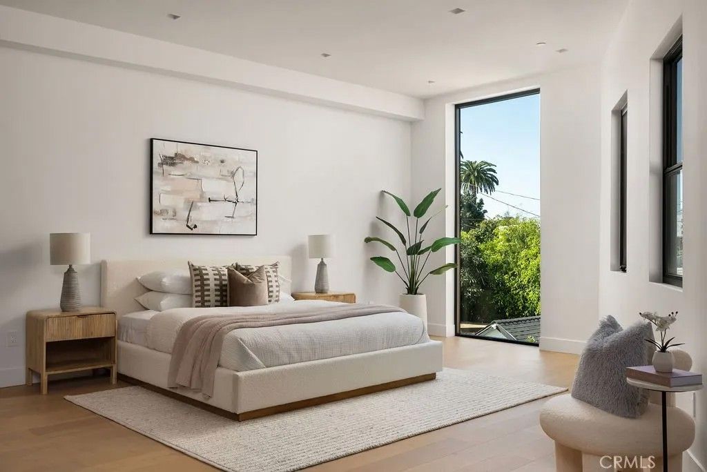 Photo of 2619 S Rimpau Blvd, Los Angeles, CA 90016 (MLS # OC26016351)