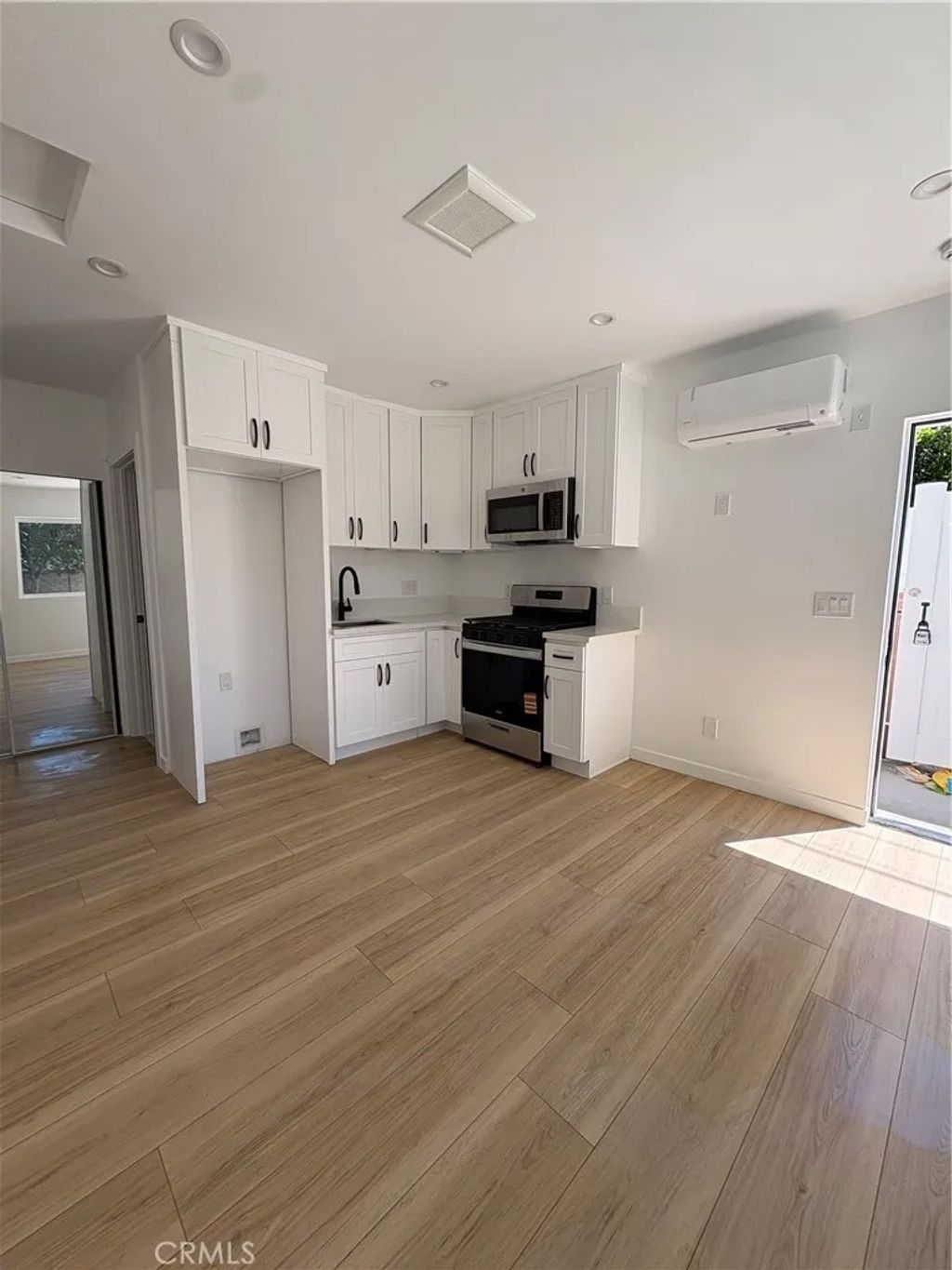 Photo of 7620 Royer, Canoga Park, CA 91304 (MLS # SR26080385)