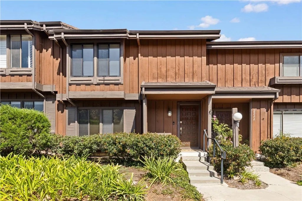 2220 Mount Shasta Drive