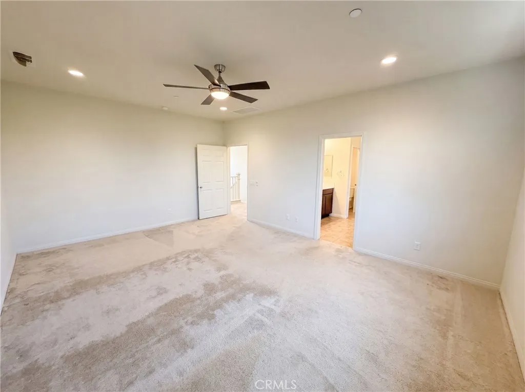 1182 Woodbury
