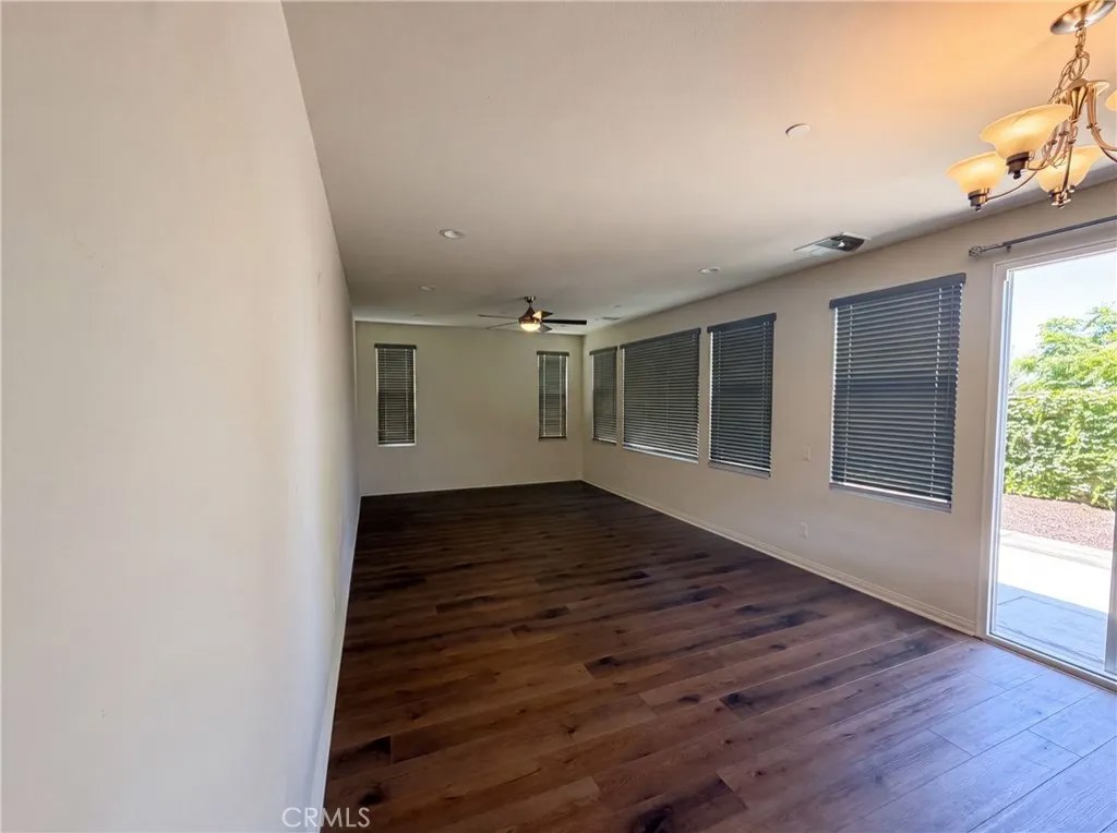 1182 Woodbury