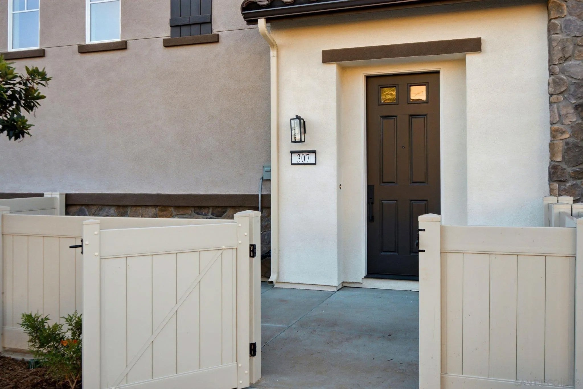 244 Pico Ave 13