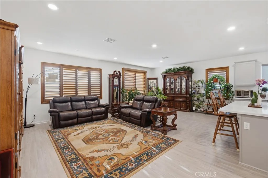 7675 Orangebrook
