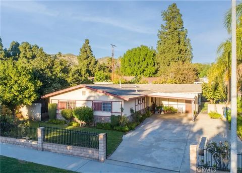 Photo of 11474 Gladstone, Sylmar, CA 91342 (MLS # SR25276471)