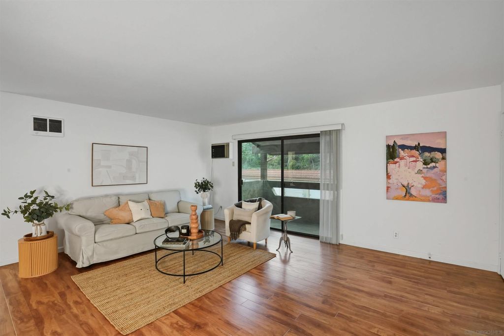 Photo of 265 Loma Alta Dr #D8, Oceanside, CA 92054 (MLS # 250042985)