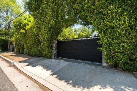 Tiny photo for 3544 Laurel Canyon, Studio City, CA 91604 (MLS # SR25252080)