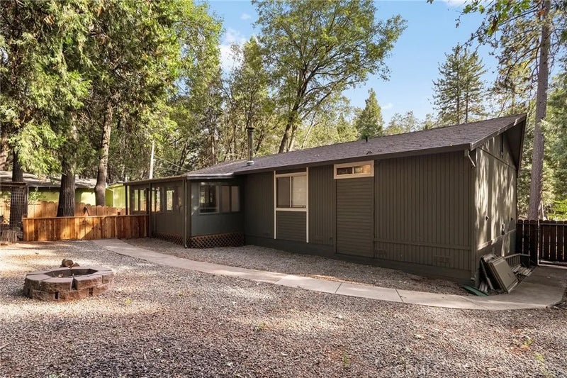 14368 Sinclair Circle