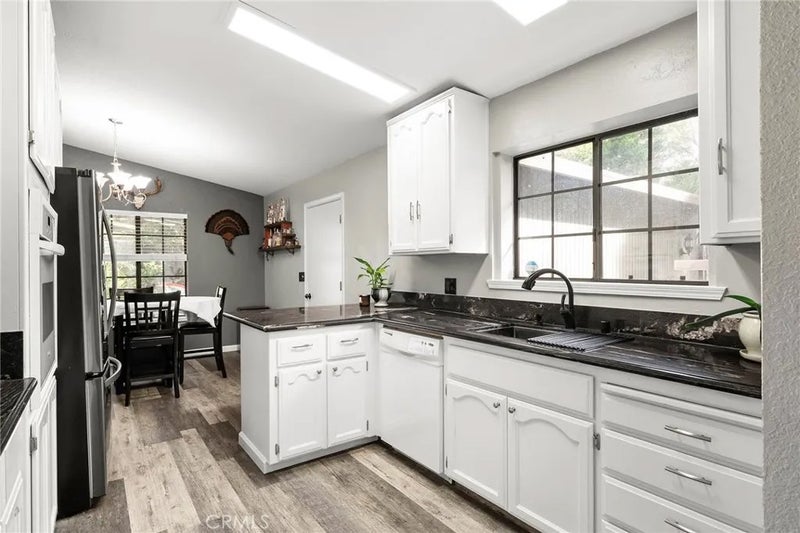 14368 Sinclair Circle