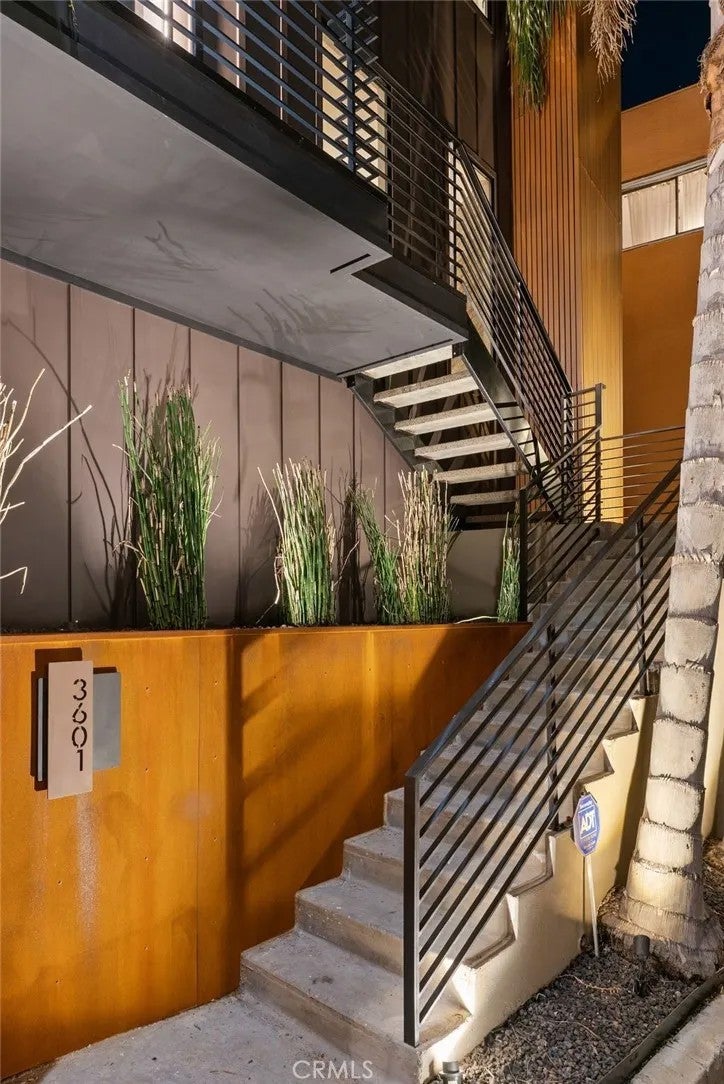 3601 Dixie Canyon Place
