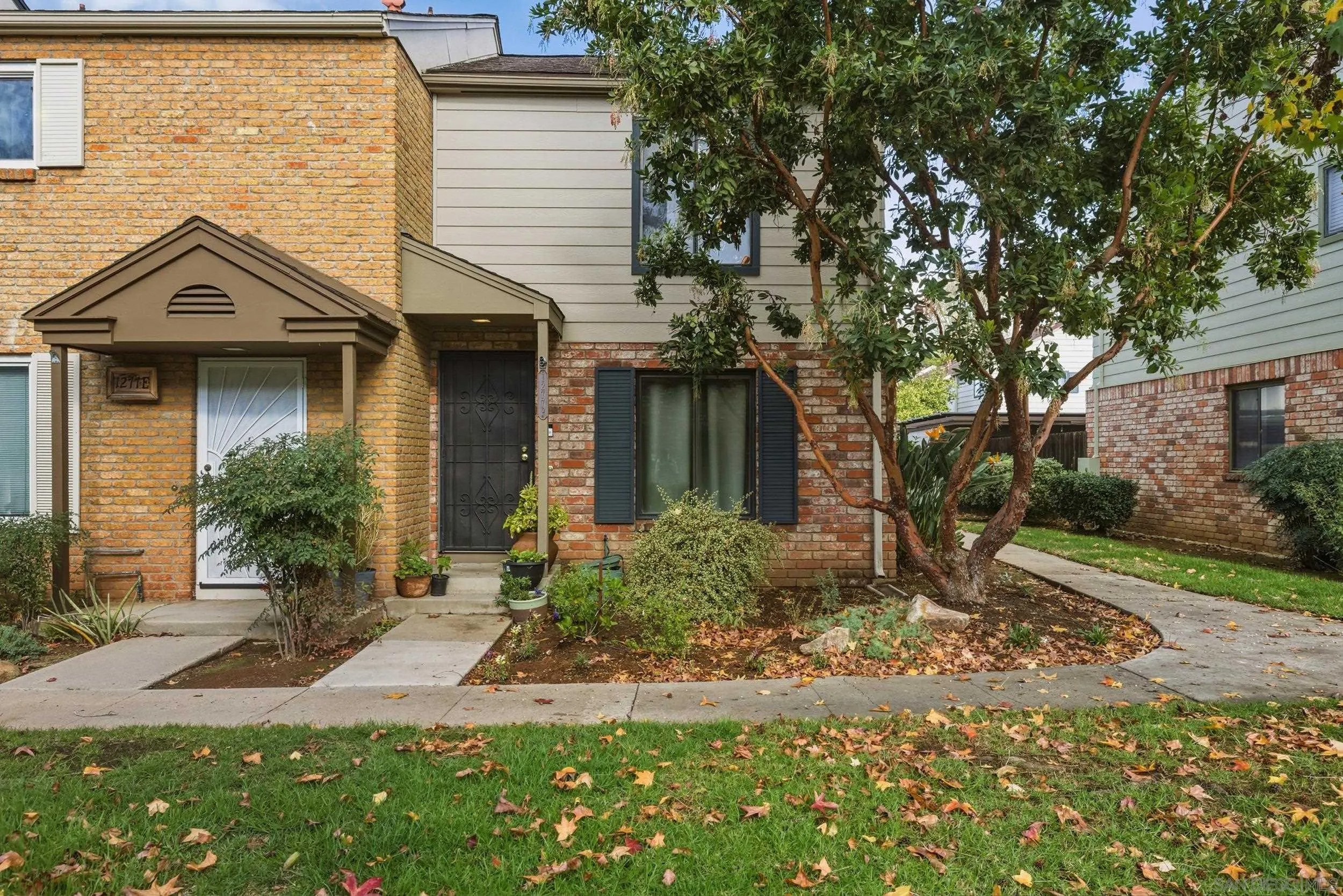 1277 N Mollison Ave F