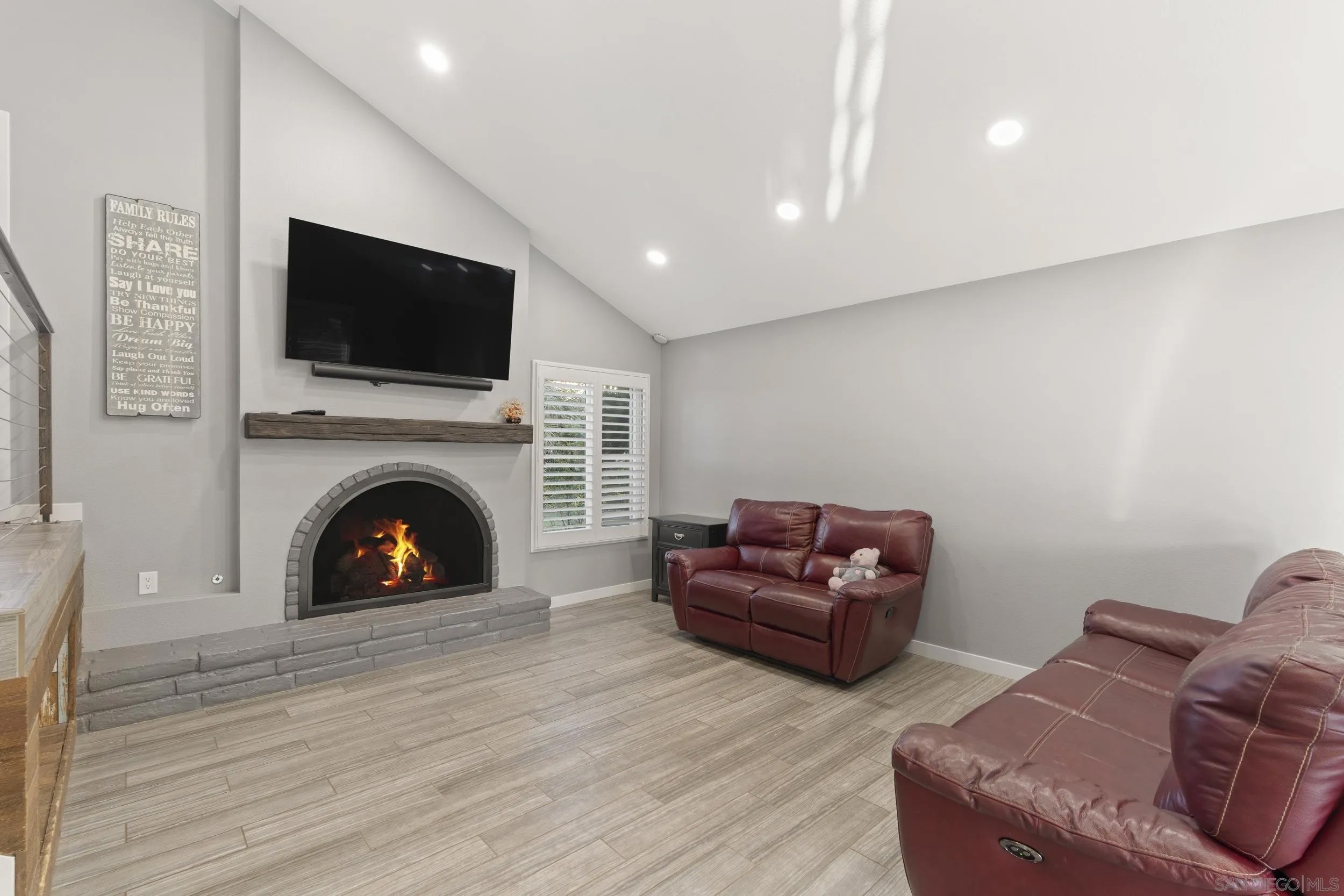 12429 Damasco Ct
