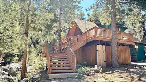 Photo of 1716 Zion Way, Pine Mountain Club, CA 93222 (MLS # SR26134903)