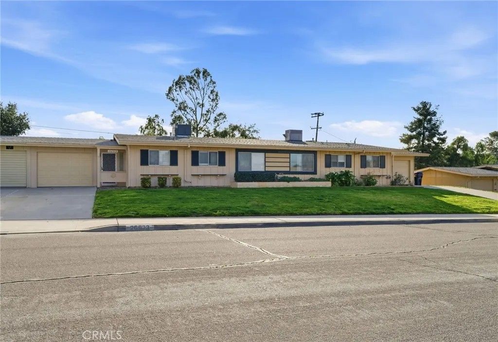 Photo of 26923 Augusta Dr, Menifee, CA 92586 (MLS # SW26023994)