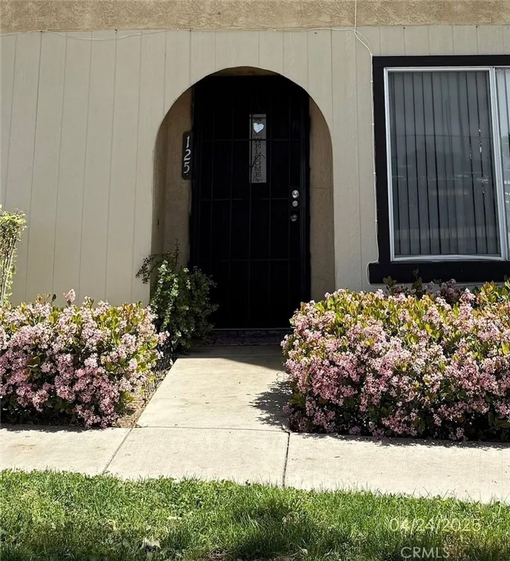 Photo of 125 Tiger Ln, San Jacinto, CA 92583 (MLS # IV25271213)