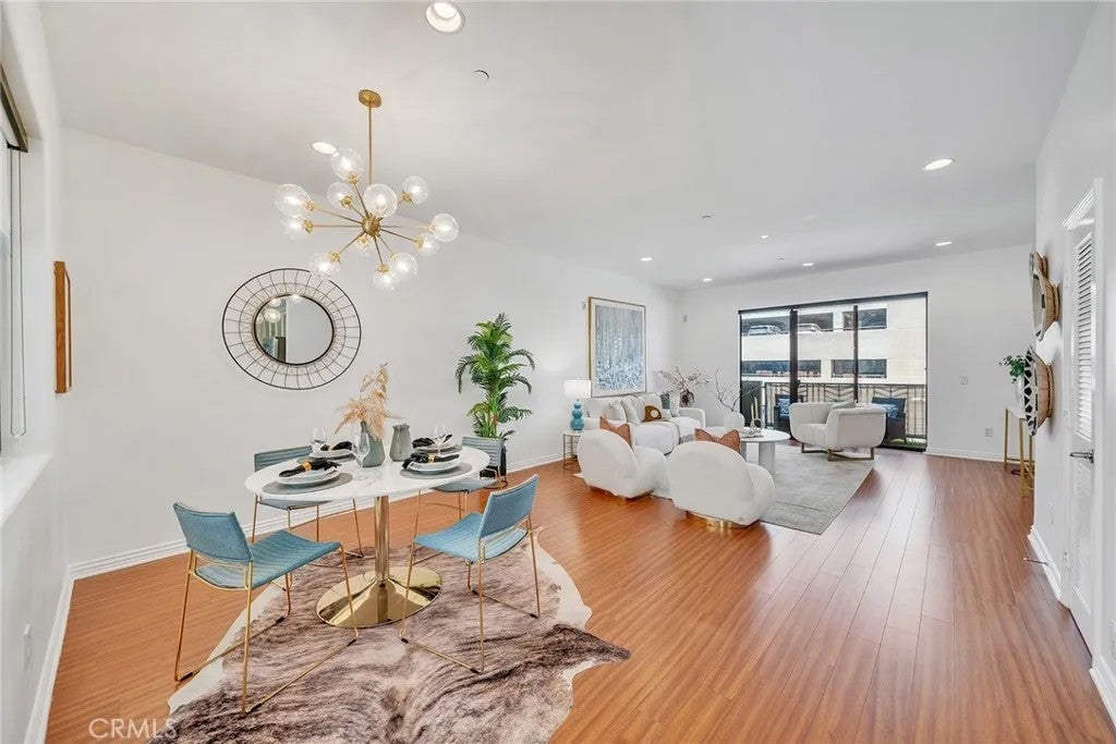230 S Jackson 206