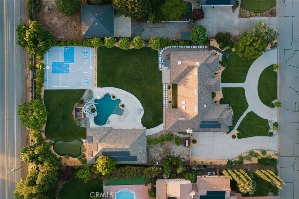 13985 Lindbergh Circle