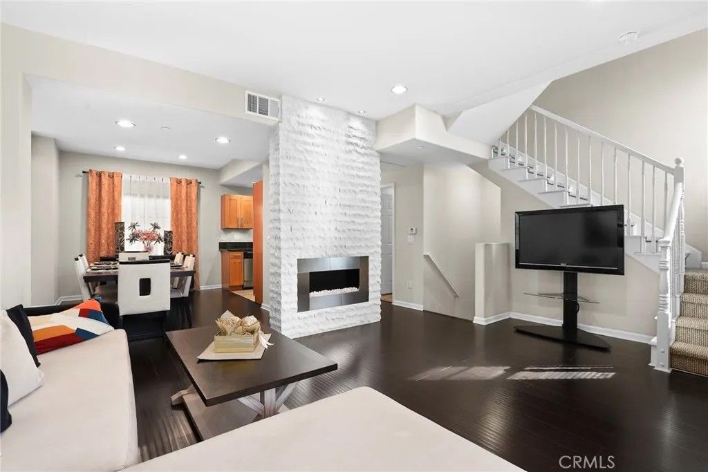 Photo of 879 Michigan Blvd #G, Pasadena, CA 91107 (MLS # PF26059043)